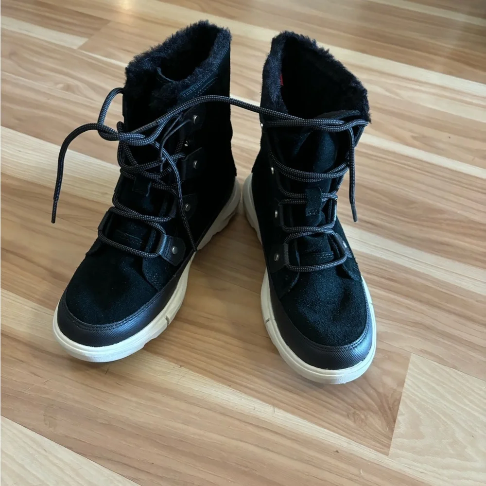 Sorel Explorer Next Joan Waterproof Boot in Black/Fawn Size 6